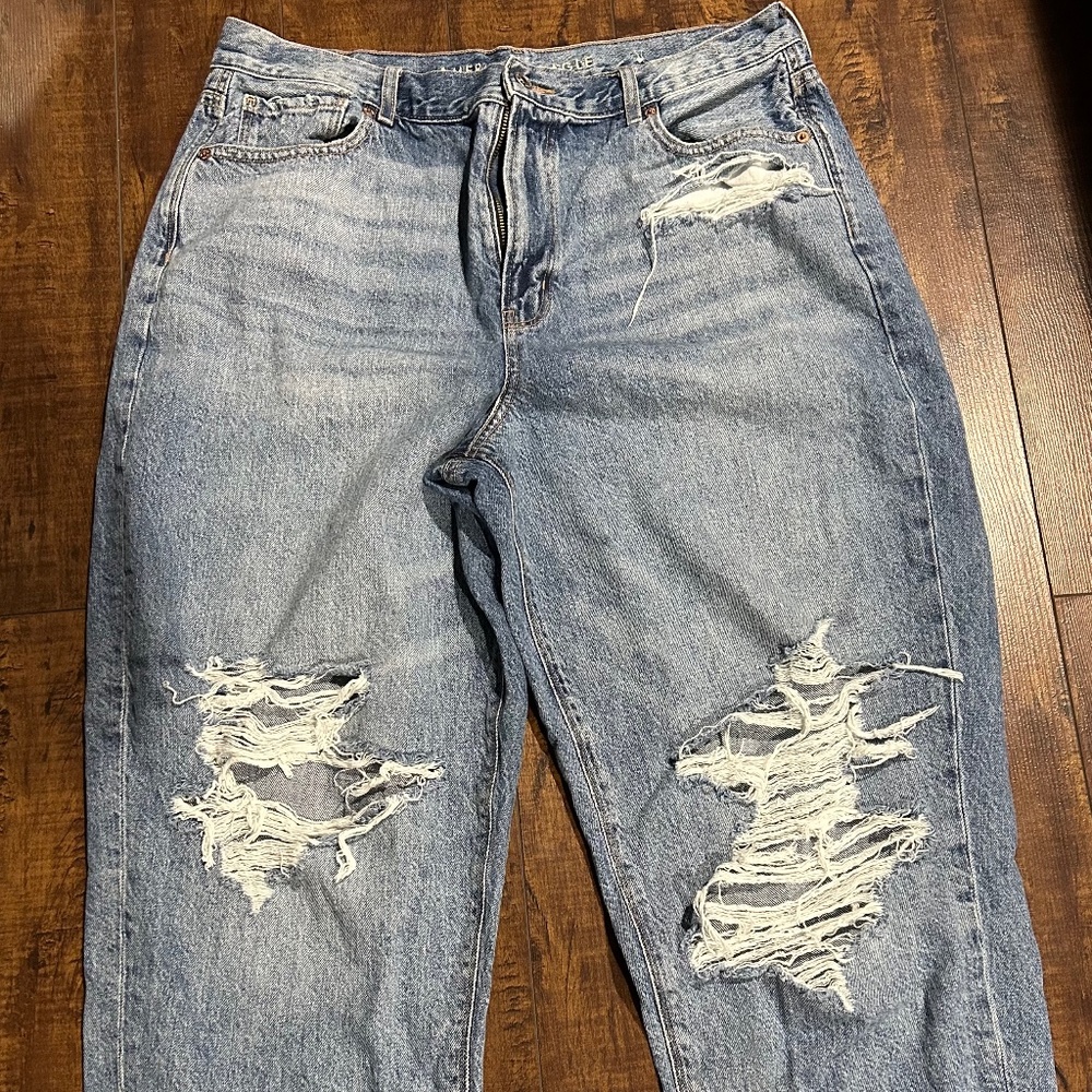 American Eagle Mom Jeans